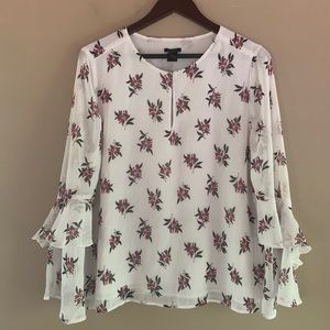 ⚠️2 for $10⚠️ Ann Taylor Factory Bell Sleeve top